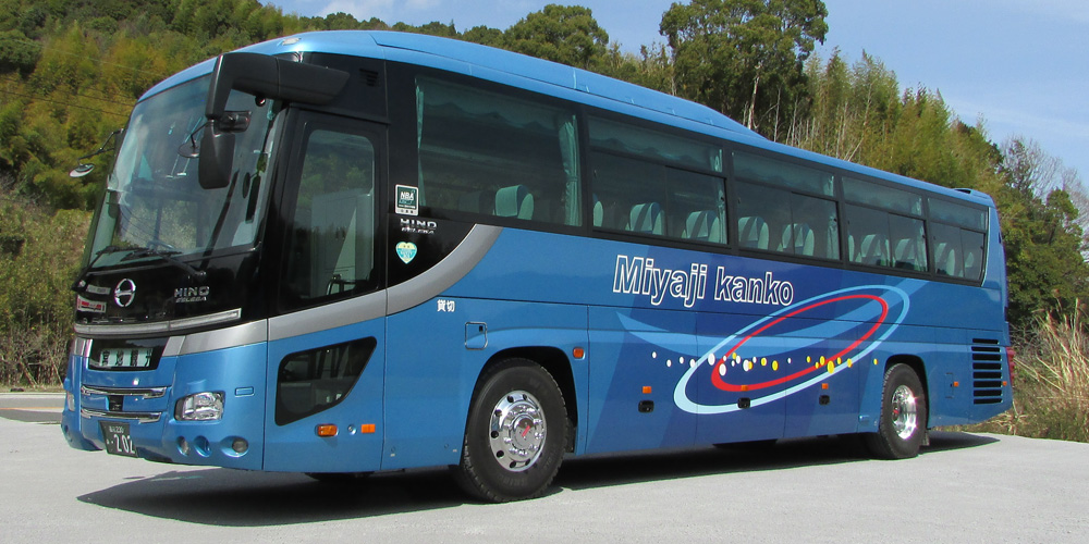 大型観光バス202