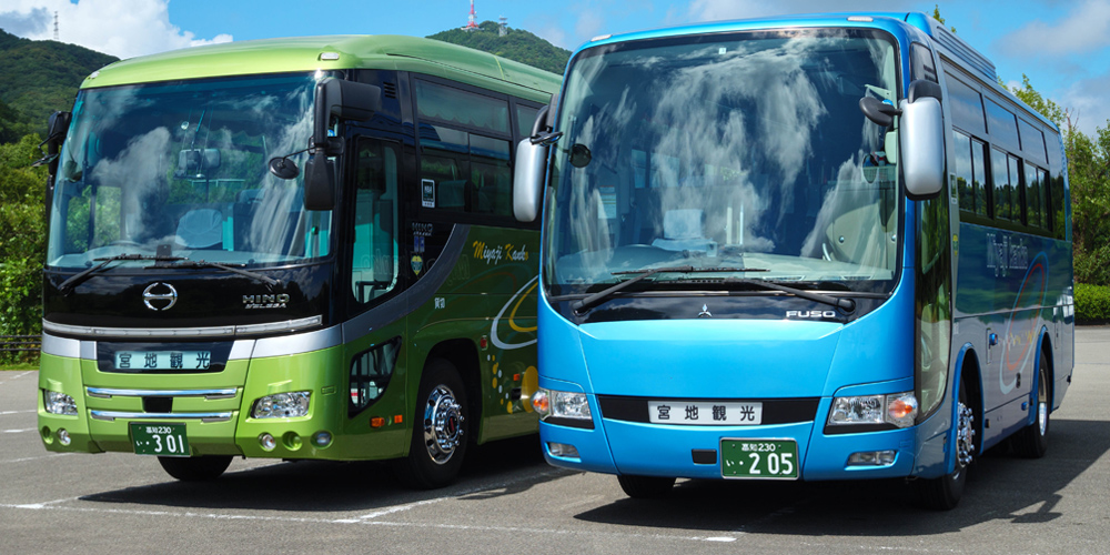 写真：中型観光バス200 201 205